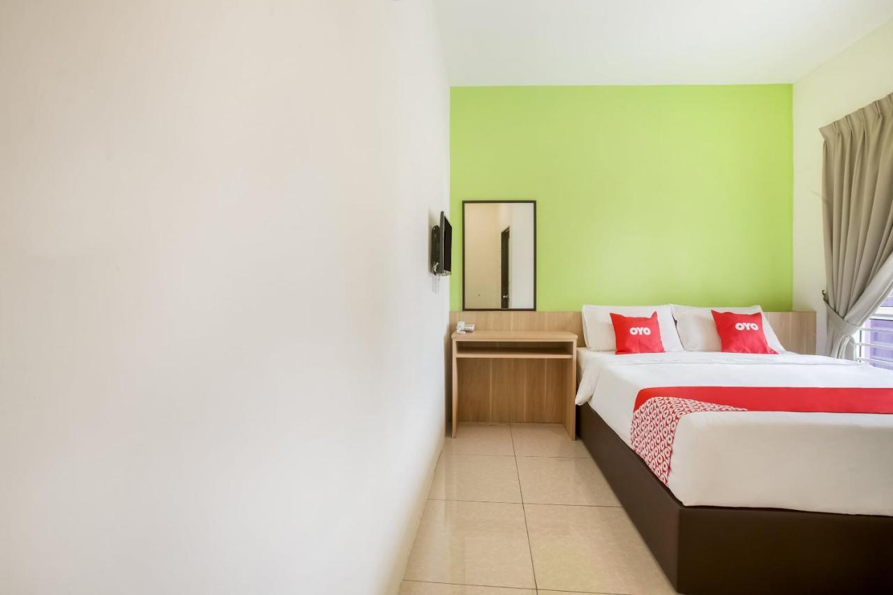 Oyo 89677 Sunflower Hotel Seremban Buitenkant foto