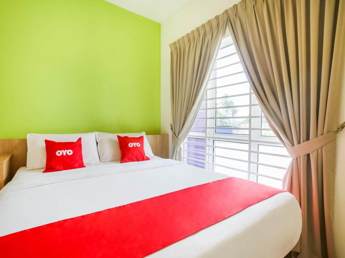 Oyo 89677 Sunflower Hotel Seremban Buitenkant foto