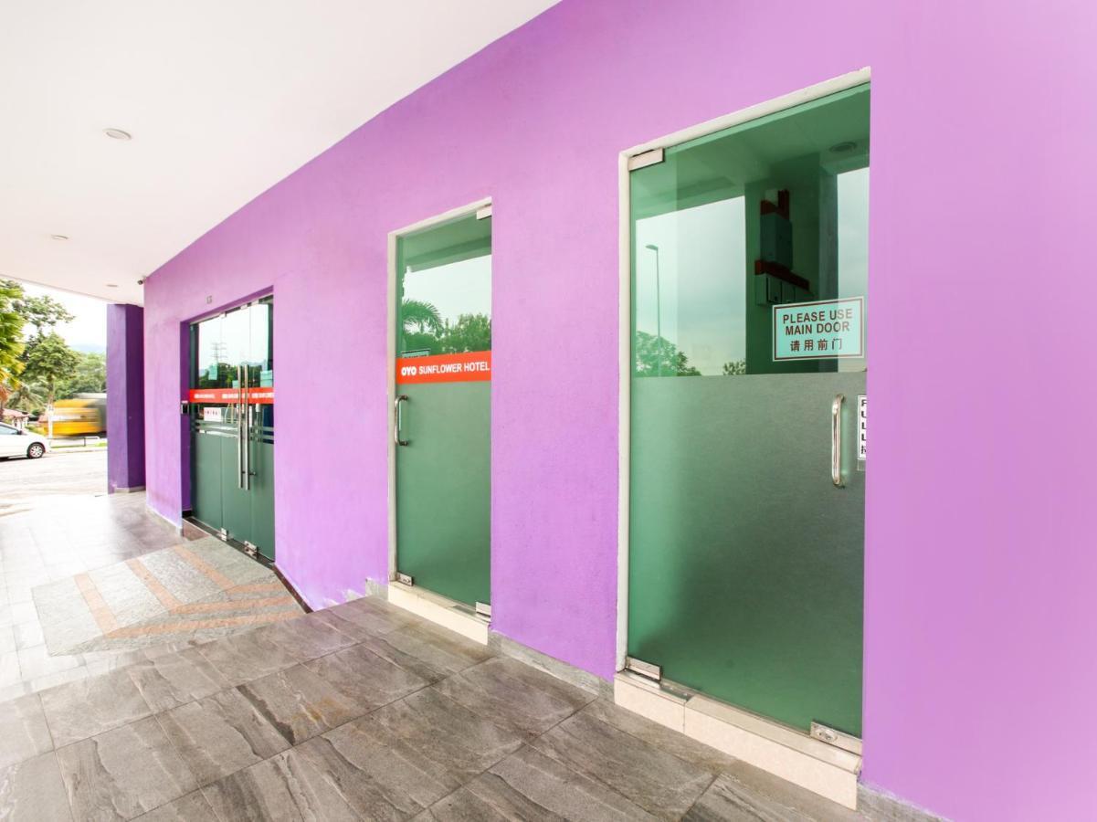 Oyo 89677 Sunflower Hotel Seremban Buitenkant foto