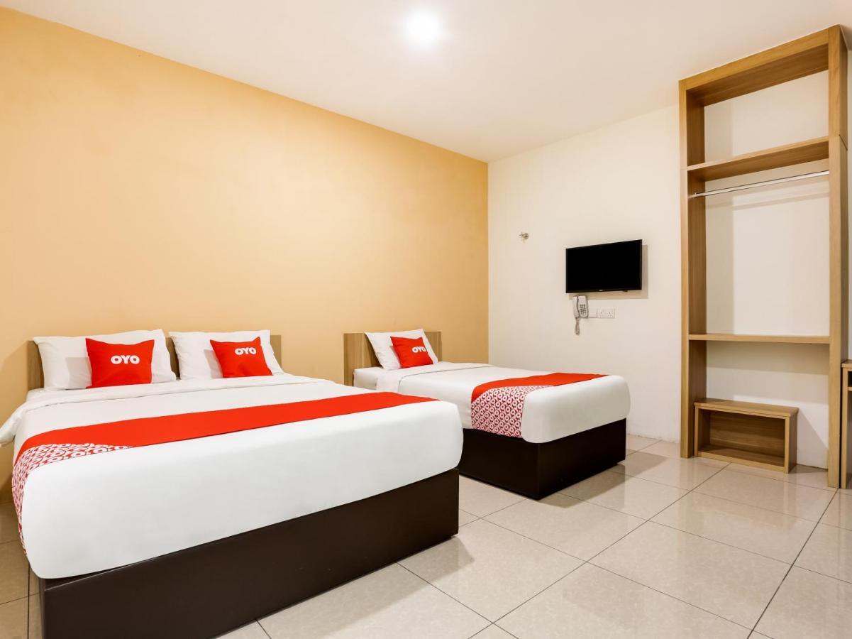 Oyo 89677 Sunflower Hotel Seremban Buitenkant foto