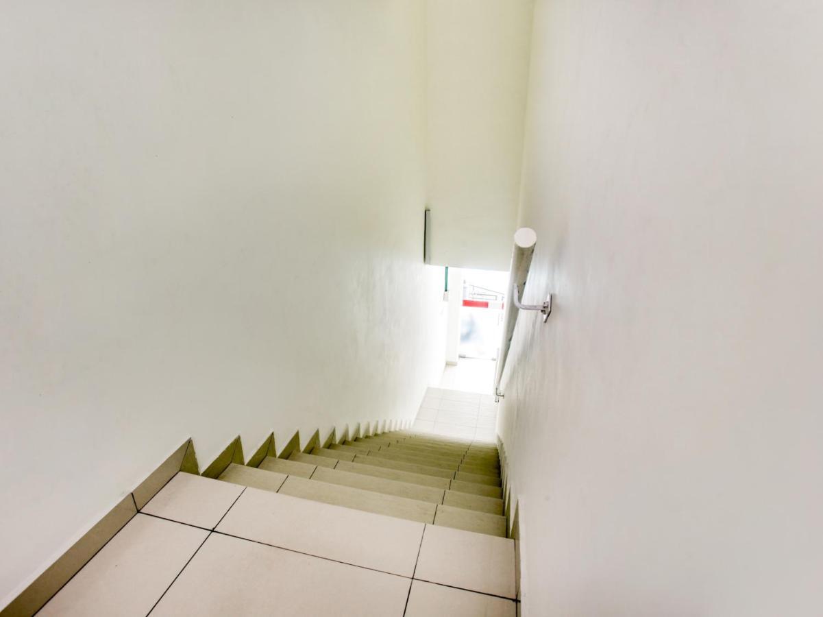Oyo 89677 Sunflower Hotel Seremban Buitenkant foto